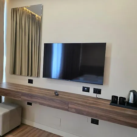 Otel Haris & 3*