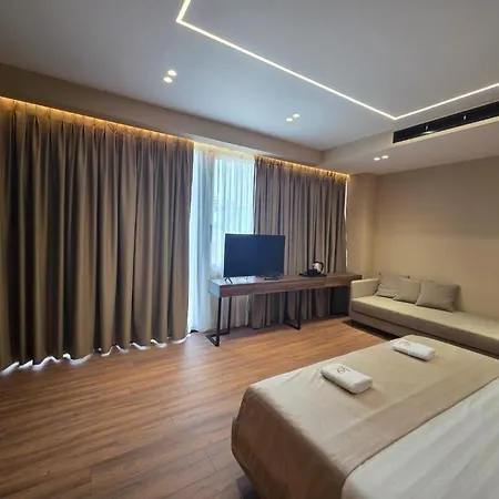 Haris & 酒店 Vlorë